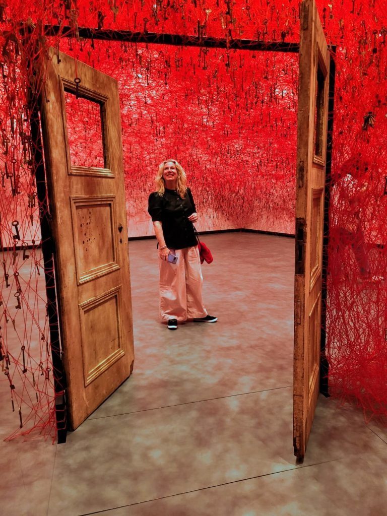 Natalie Smithson in an art gallery